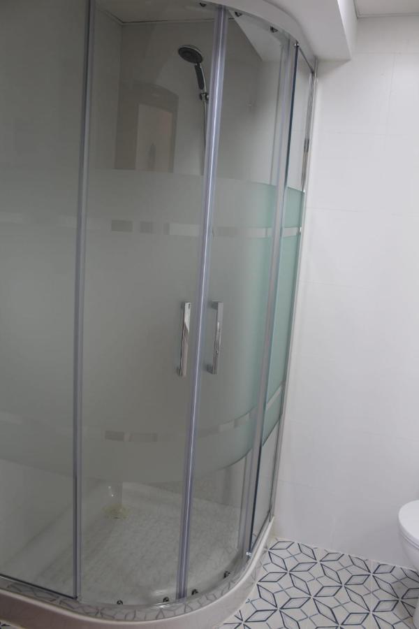 Roch2 - Modern Near Metro Appartement *